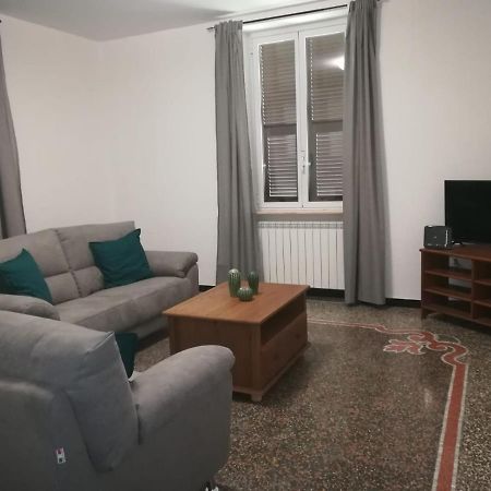 La Casa Di Via Defferrari Lägenhet Noli Exteriör bild